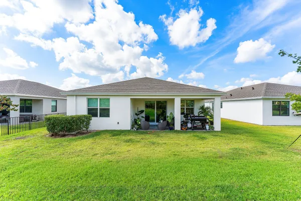 $572,500 | 5958 Southeast Sky Blue Circle, Stuart, FL 34997