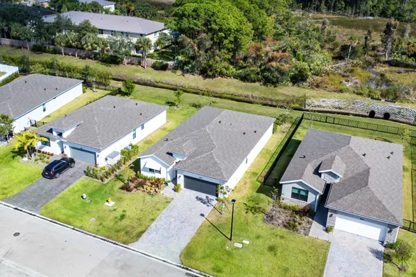 $572,500 | 5958 Southeast Sky Blue Circle, Stuart, FL 34997
