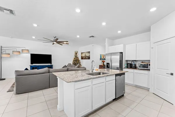 $572,500 | 5958 Southeast Sky Blue Circle, Stuart, FL 34997