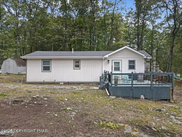 $235,000 | 104 Schoonover Court, Bushkill, PA 18324