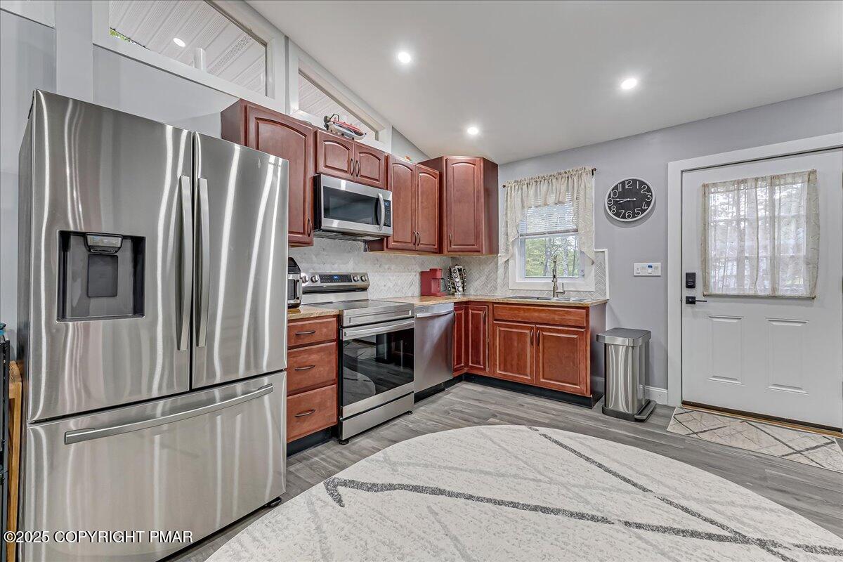 104 Schoonover Court Bushkill, PA 18324 - Photo 4 of 24 15-Photo Sep 16 2025, 8 28 06 AM (1)