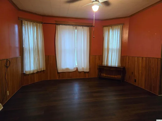 $99,000 | 517 West 6th Street, Beardstown, IL 62618