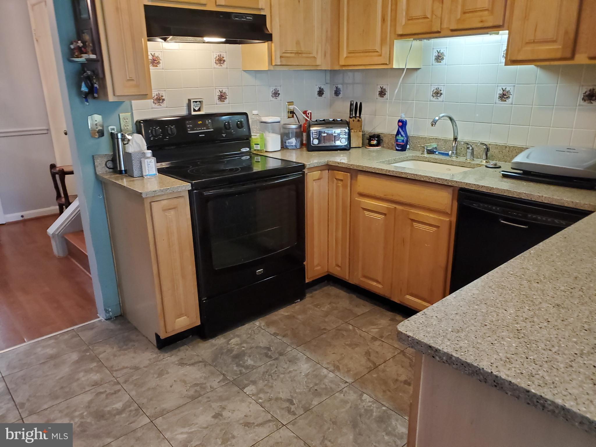 15228 Elk Run Road Chantilly, VA 20151 - Photo 7 of 19 Kitchen