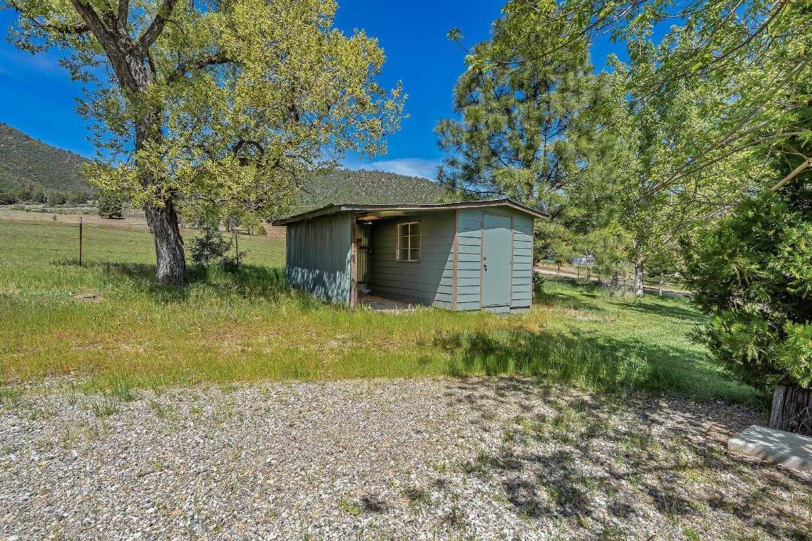 9121 Guys Gulch Road Yreka, CA 96097 - Photo 19 of 28 Gallery Image 19