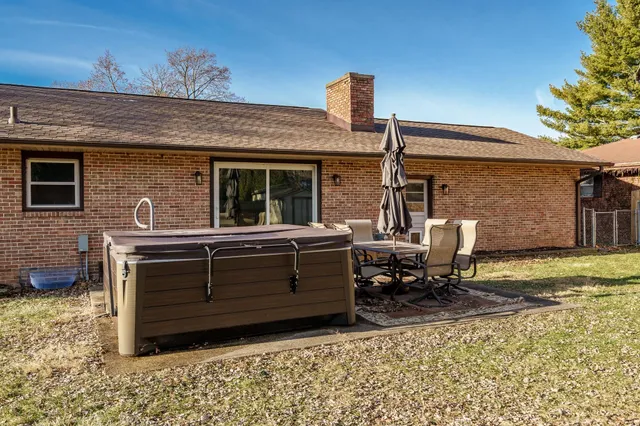 $245,000 | 309 Whittemore Drive, South Beloit, IL 61080