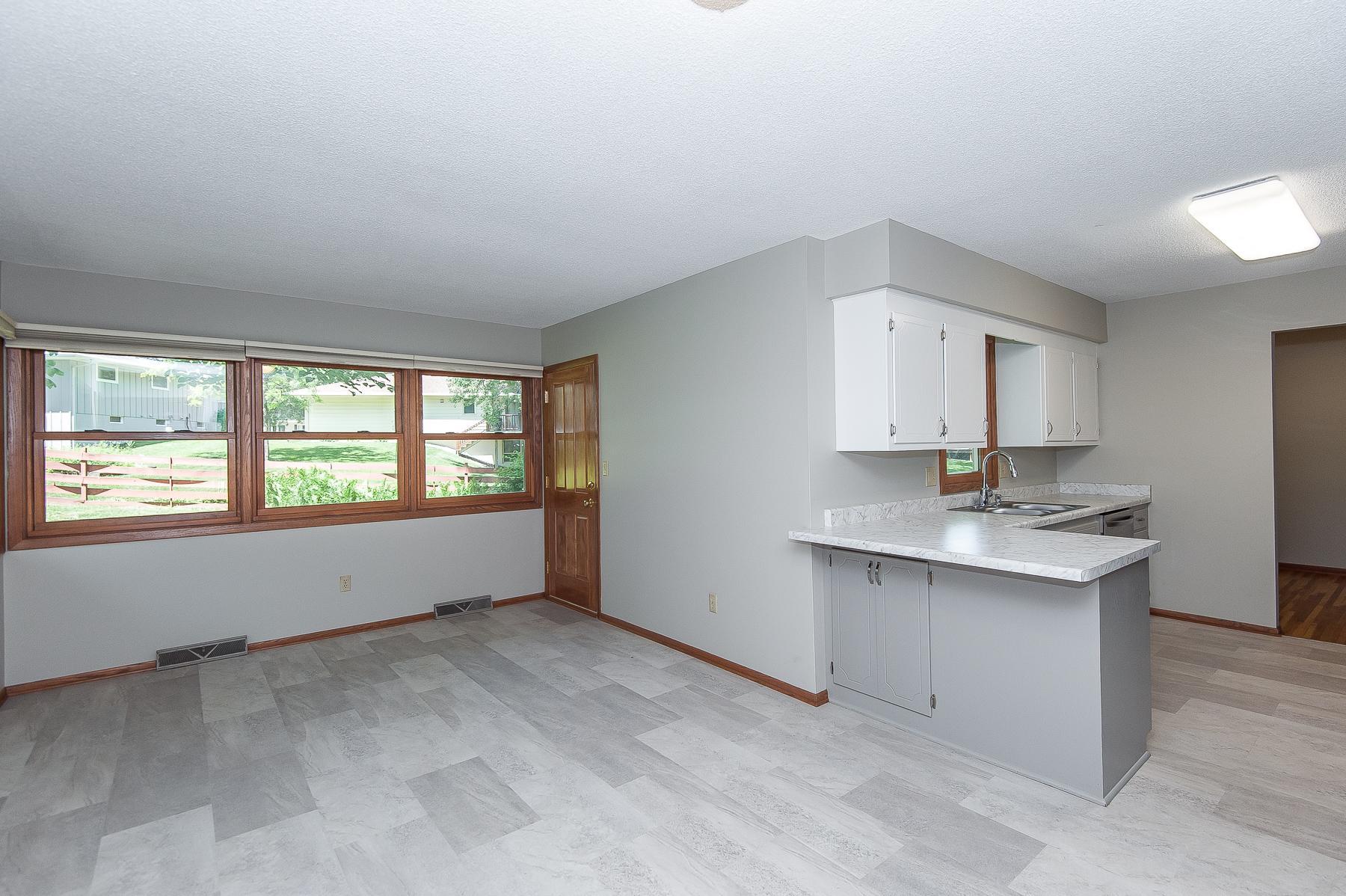 2237 Vanir Court Northwest Rochester, MN 55901 - Photo 12 of 29