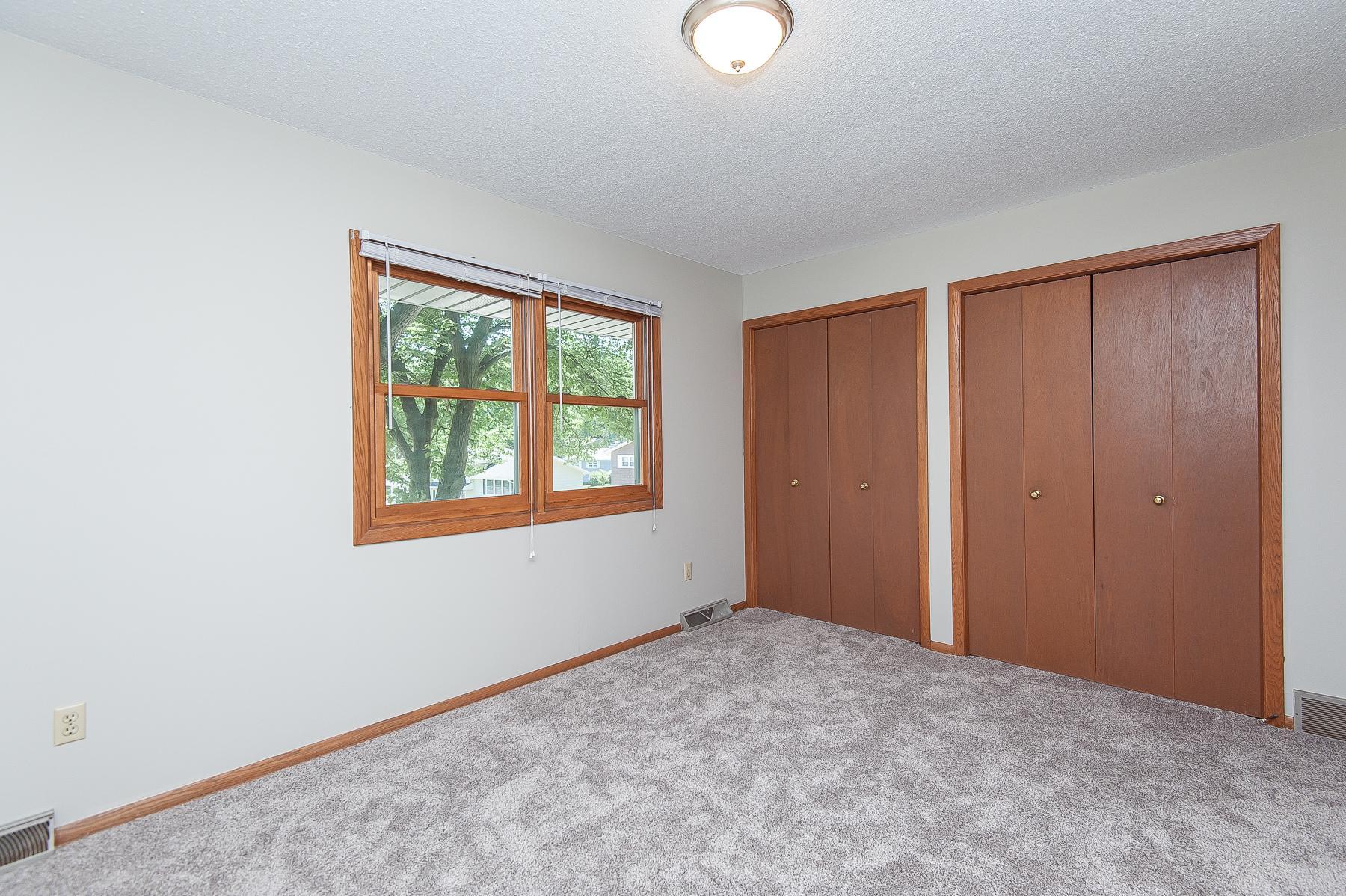 2237 Vanir Court Northwest Rochester, MN 55901 - Photo 18 of 29