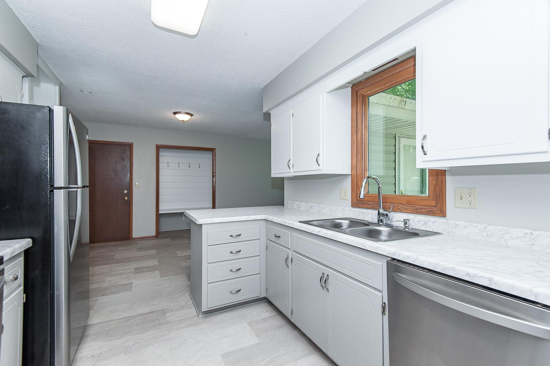 2237 Vanir Court Northwest Rochester, MN 55901 - Photo 7 of 29