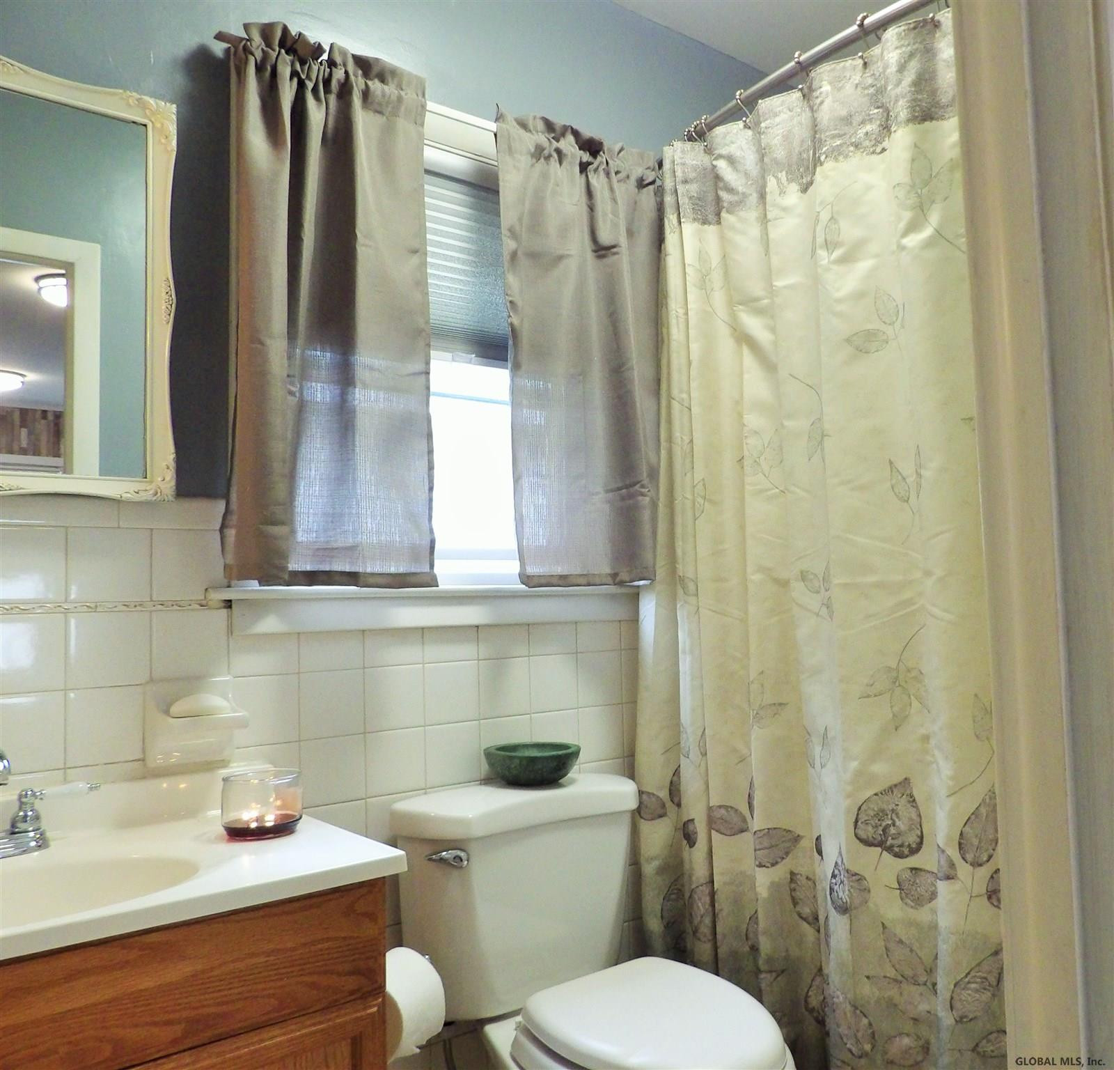 233 Princetown Road Rotterdam, NY 12306 - Photo 15 of 28 Photo 16