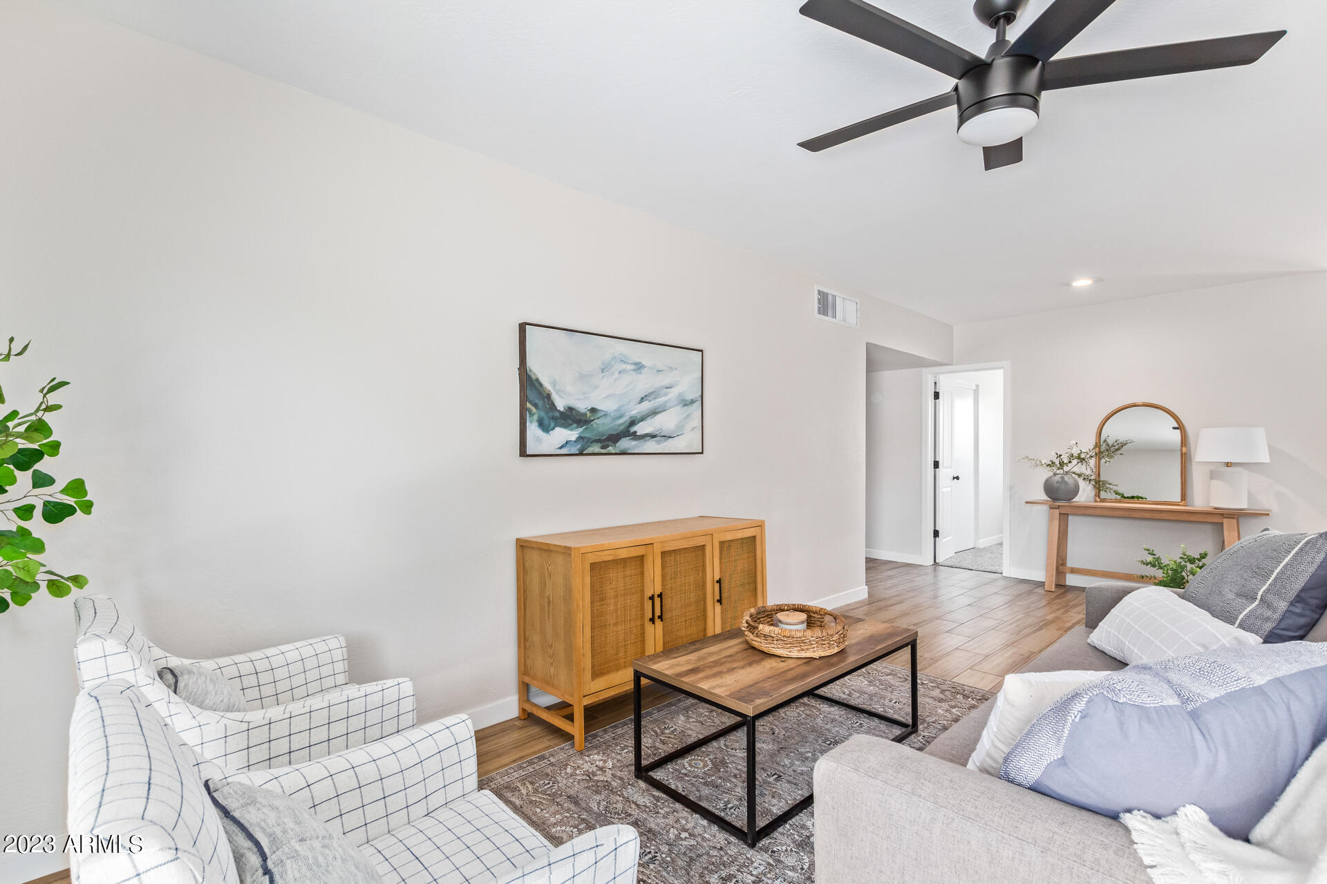 808 West Picadilly Road Phoenix, AZ 85013 - Photo 3 of 19 9 - Picadilly