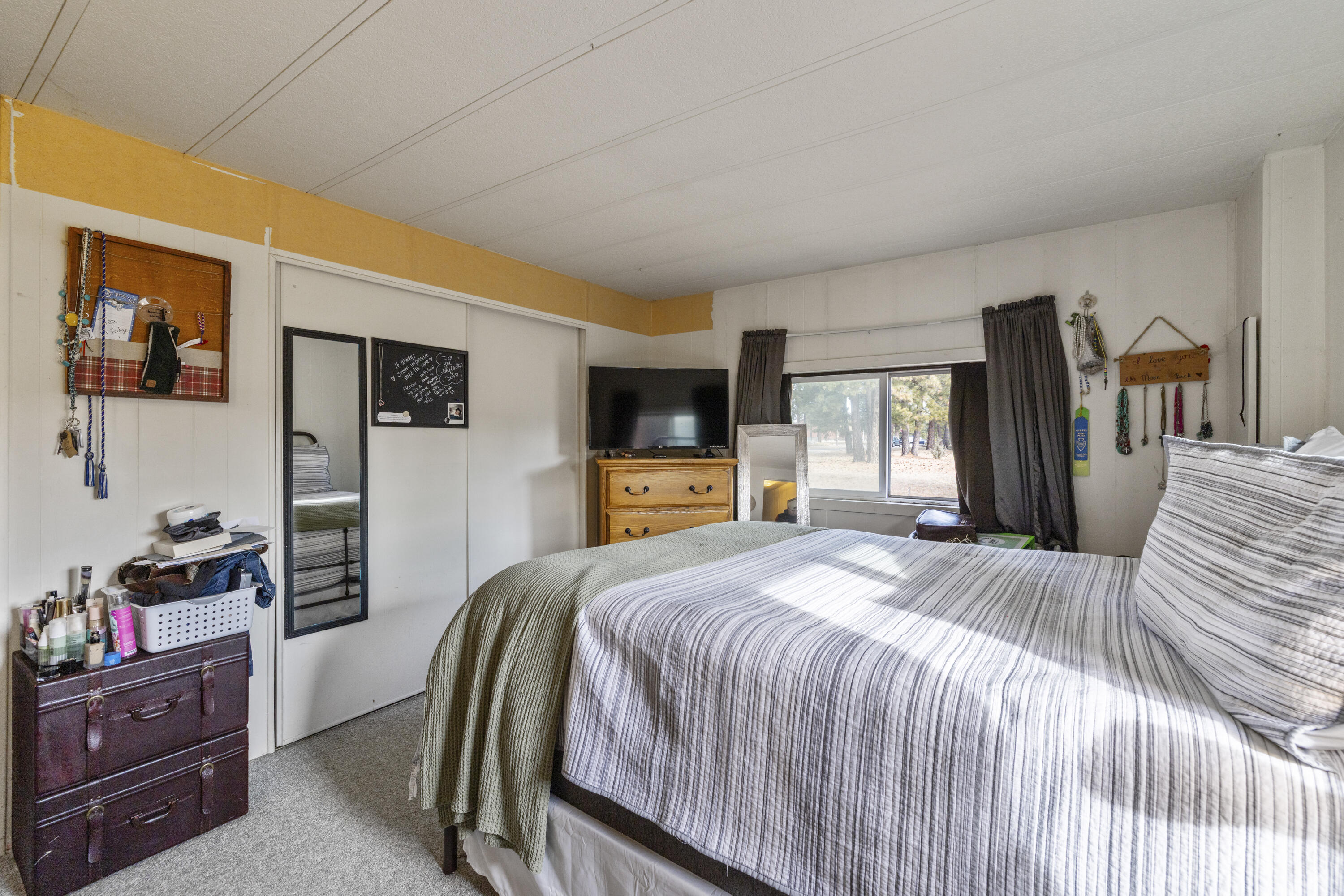 35503 South Chiloquin Road Chiloquin, OR 97624 - Photo 18 of 44 Bedroom 1