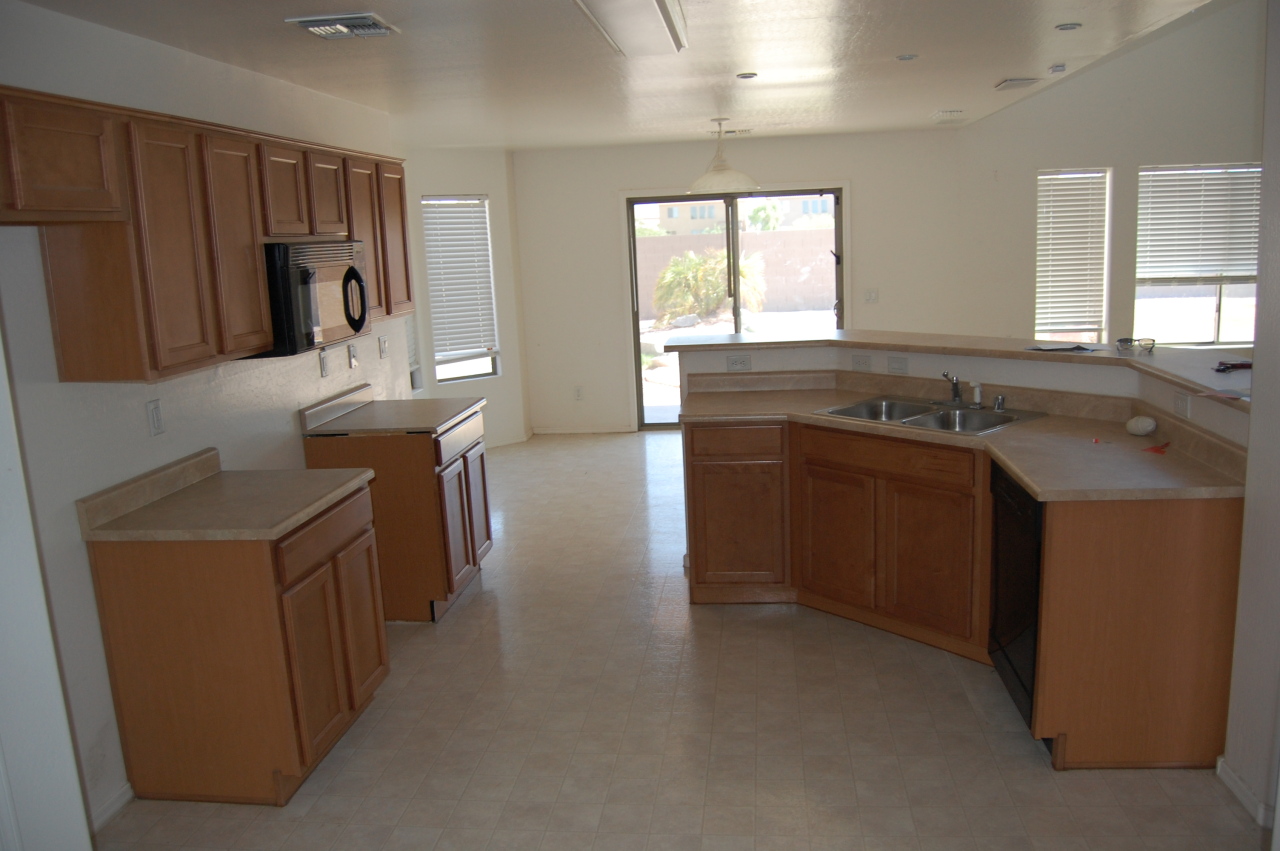 9929 West Heber Road Tolleson, AZ 85353 - Photo 3 of 8 Kitchen