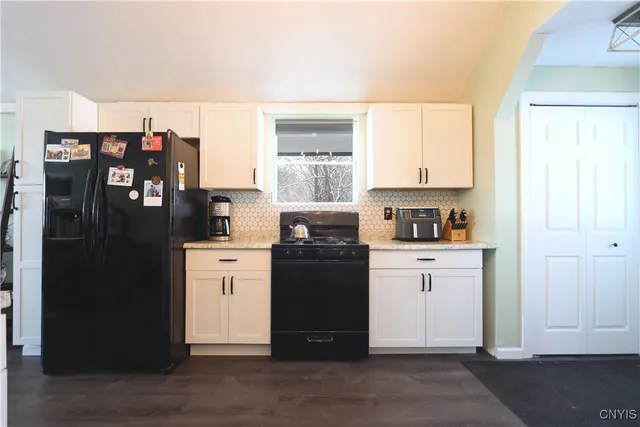 $189,900 | 21990 Admirals Walk, Le Ray, NY 13601