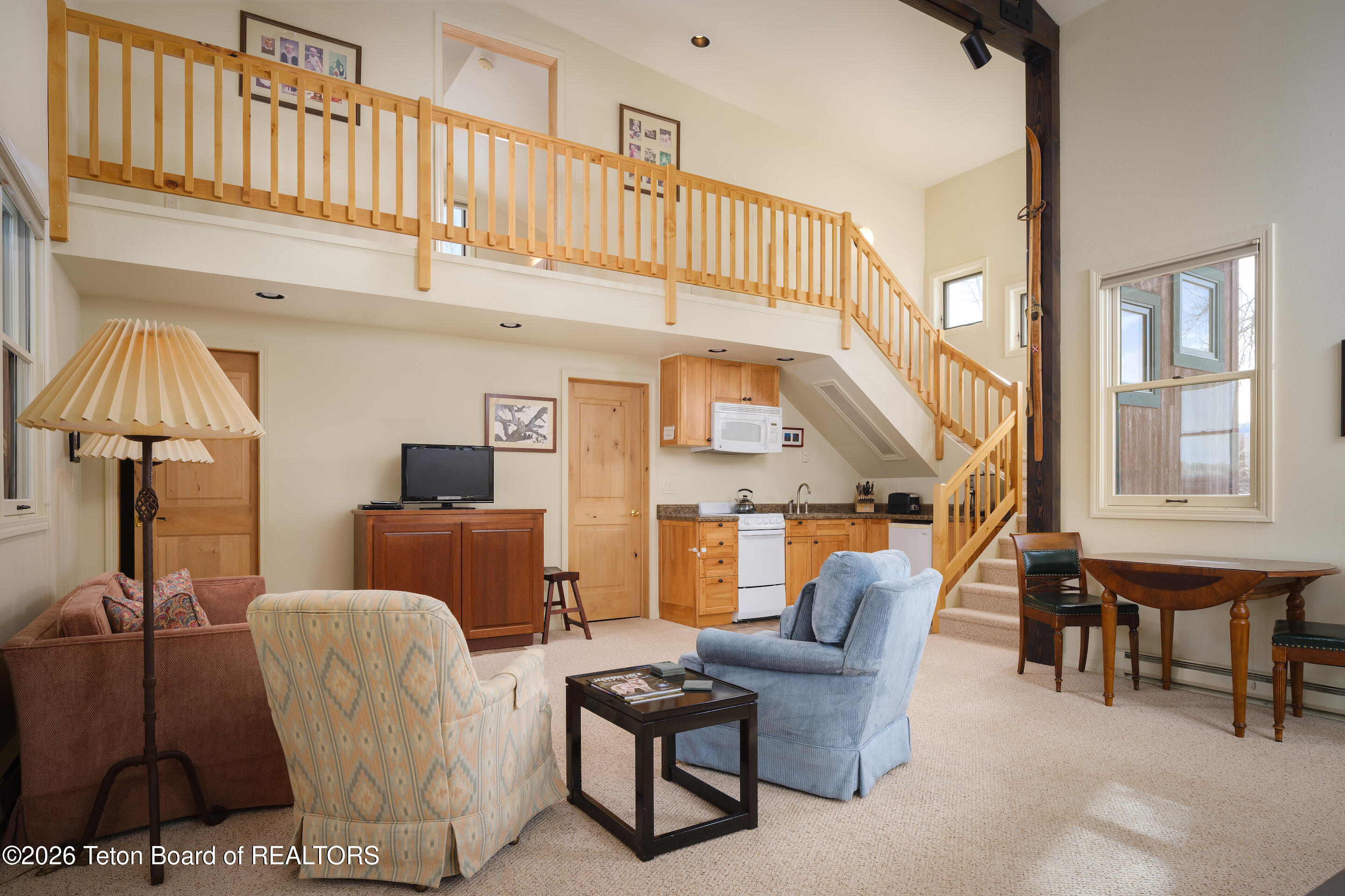 445 Kings Highway Jackson, WY 83001 - Photo 18 of 22 Guest house living