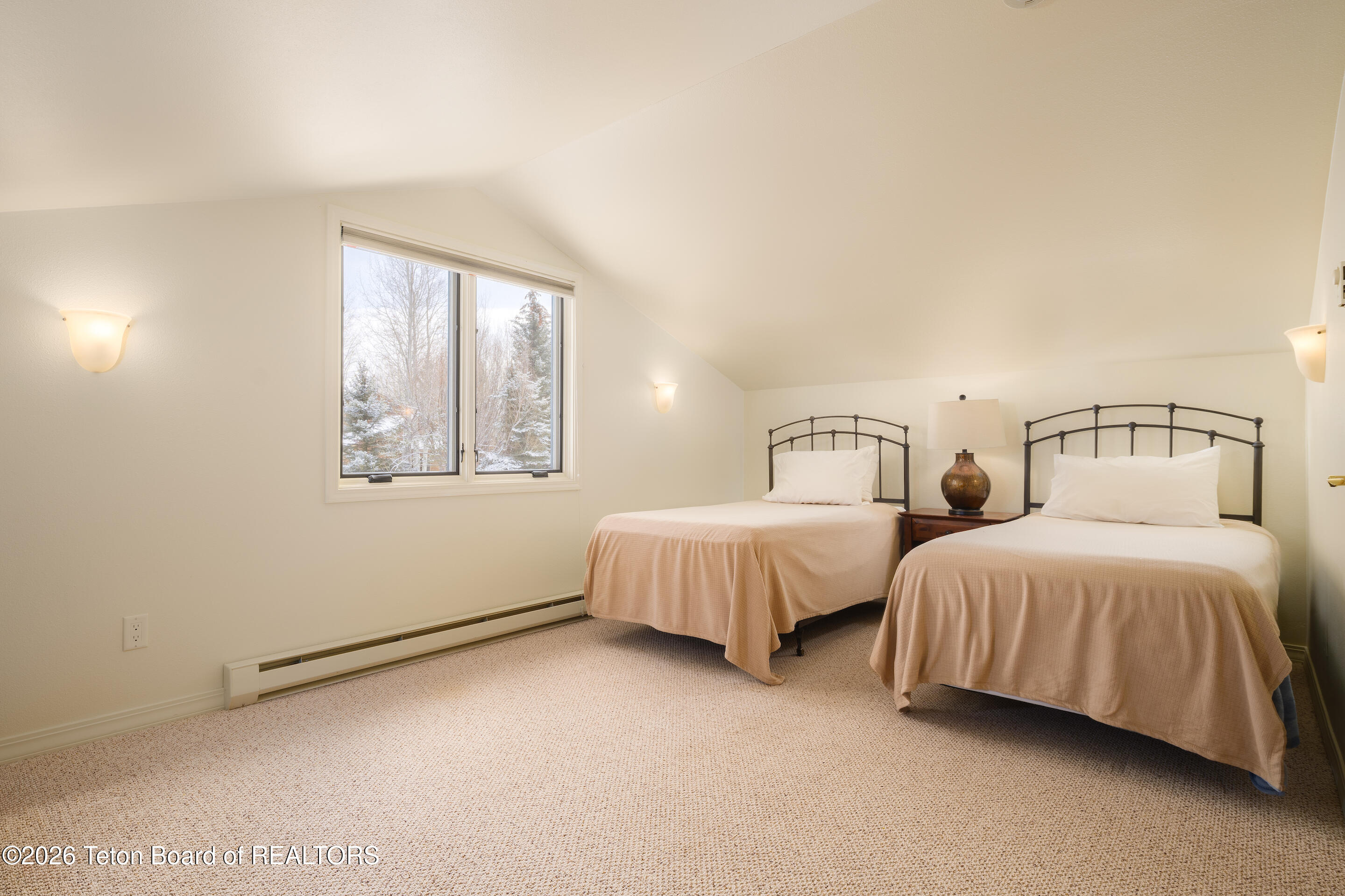 445 Kings Highway Jackson, WY 83001 - Photo 20 of 22 Guest House Bedroom