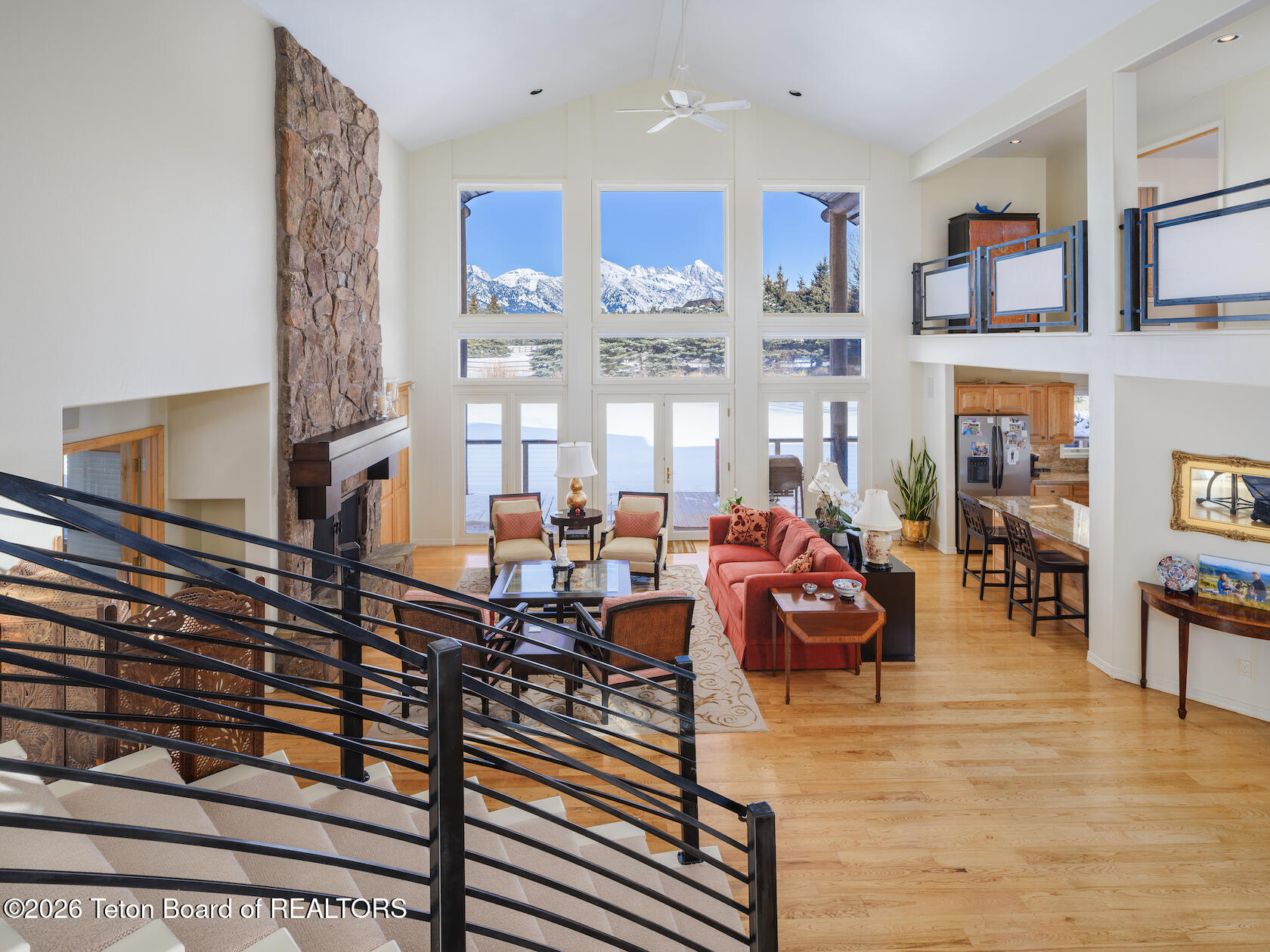 445 Kings Highway Jackson, WY 83001 - Photo 4 of 22 Spacious great room