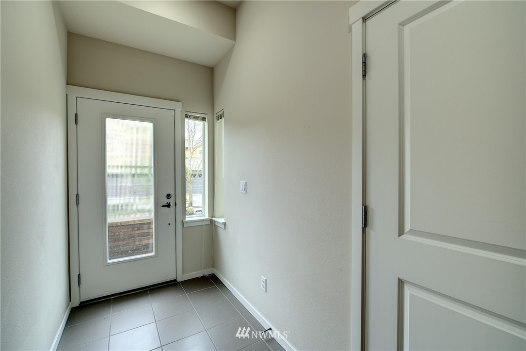 107 Cougar Ridge Road Northwest, Unit 1605 Issaquah, WA 98027 - Photo 2 of 25