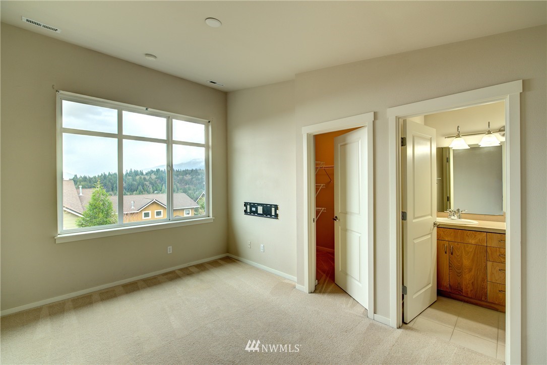 107 Cougar Ridge Road Northwest, Unit 1605 Issaquah, WA 98027 - Photo 18 of 25