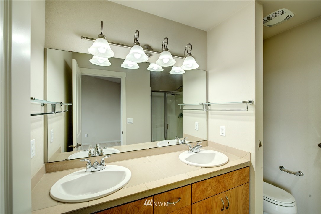 107 Cougar Ridge Road Northwest, Unit 1605 Issaquah, WA 98027 - Photo 21 of 25