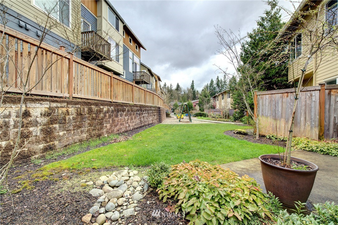 107 Cougar Ridge Road Northwest, Unit 1605 Issaquah, WA 98027 - Photo 23 of 25