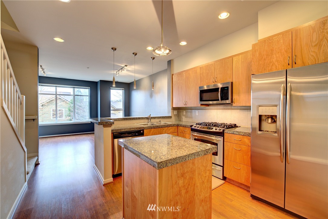 107 Cougar Ridge Road Northwest, Unit 1605 Issaquah, WA 98027 - Photo 4 of 25