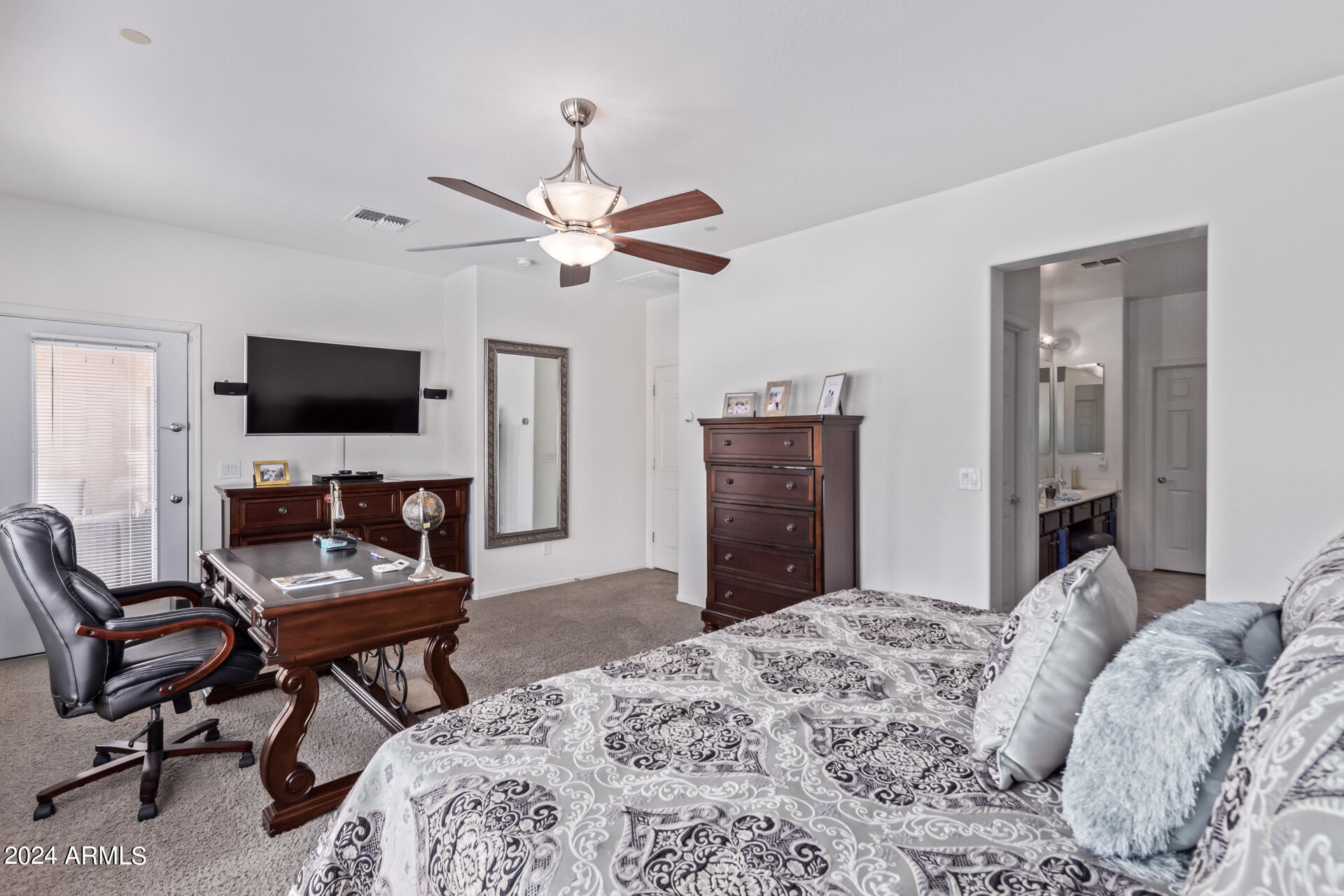 2337 West Corral Road Phoenix, AZ 85041 - Photo 4 of 10 14 - Corral