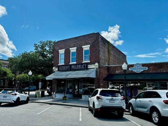 $2,150 | 602 West 2nd N Street, Summerville, SC 29483