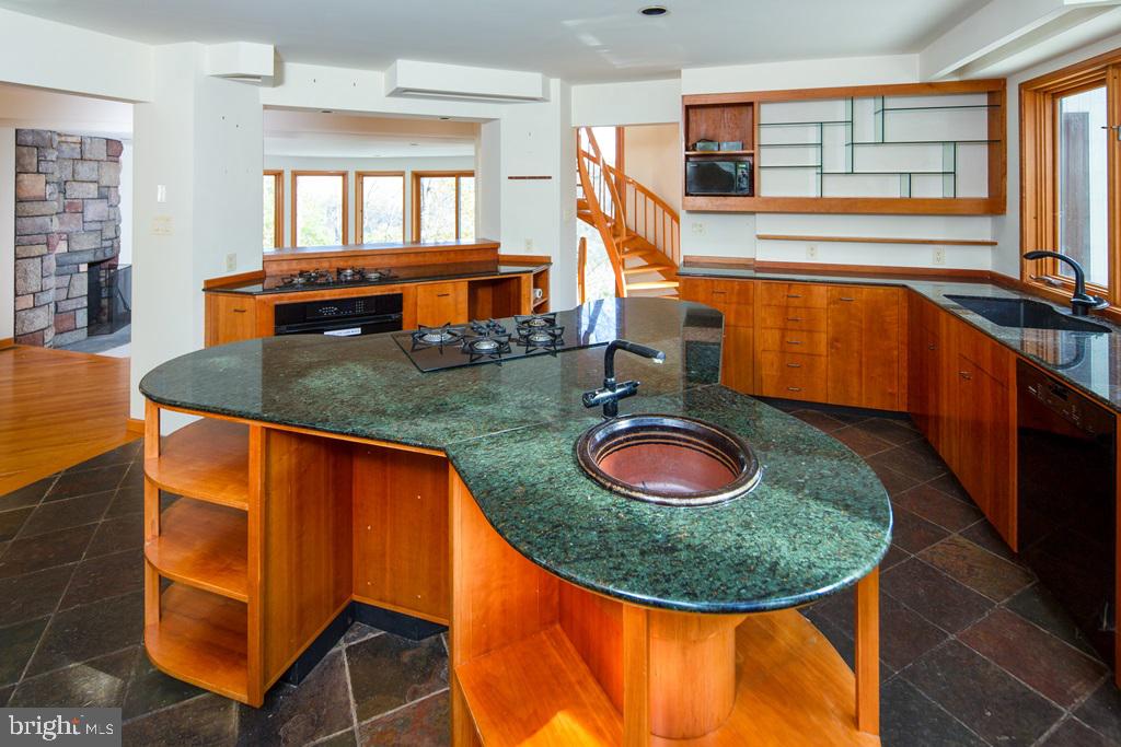 188 Cafferty Road Pipersville, PA 18947 - Photo 5 of 15 Pipersville PA - Kitchen