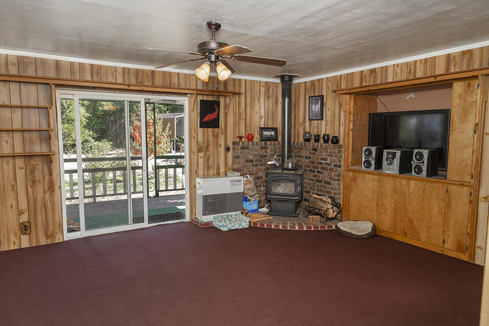 1018 Thompson Creek Road Selma, OR 97538 - Photo 10 of 37 8