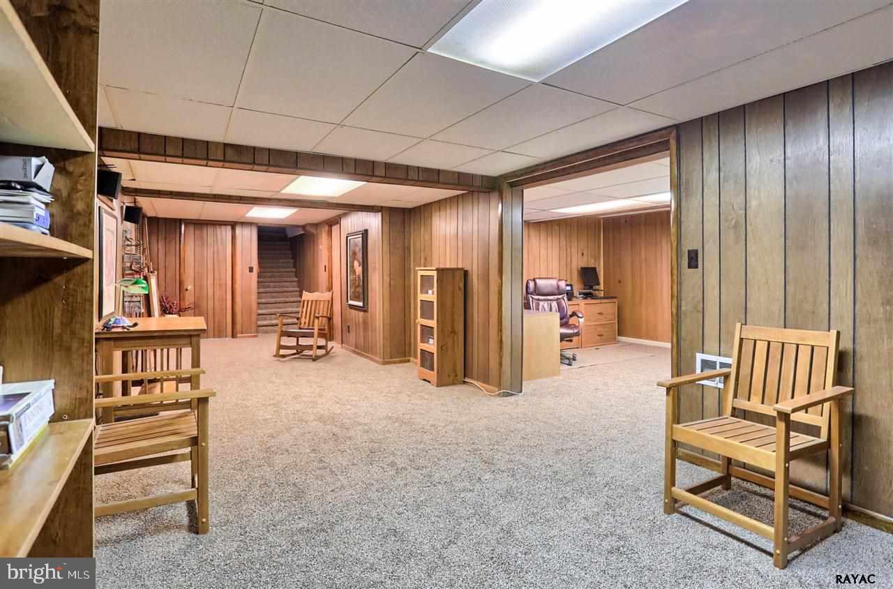 590 Hammond Road York, PA 17406 - Photo 20 of 32 Gallery Image 20