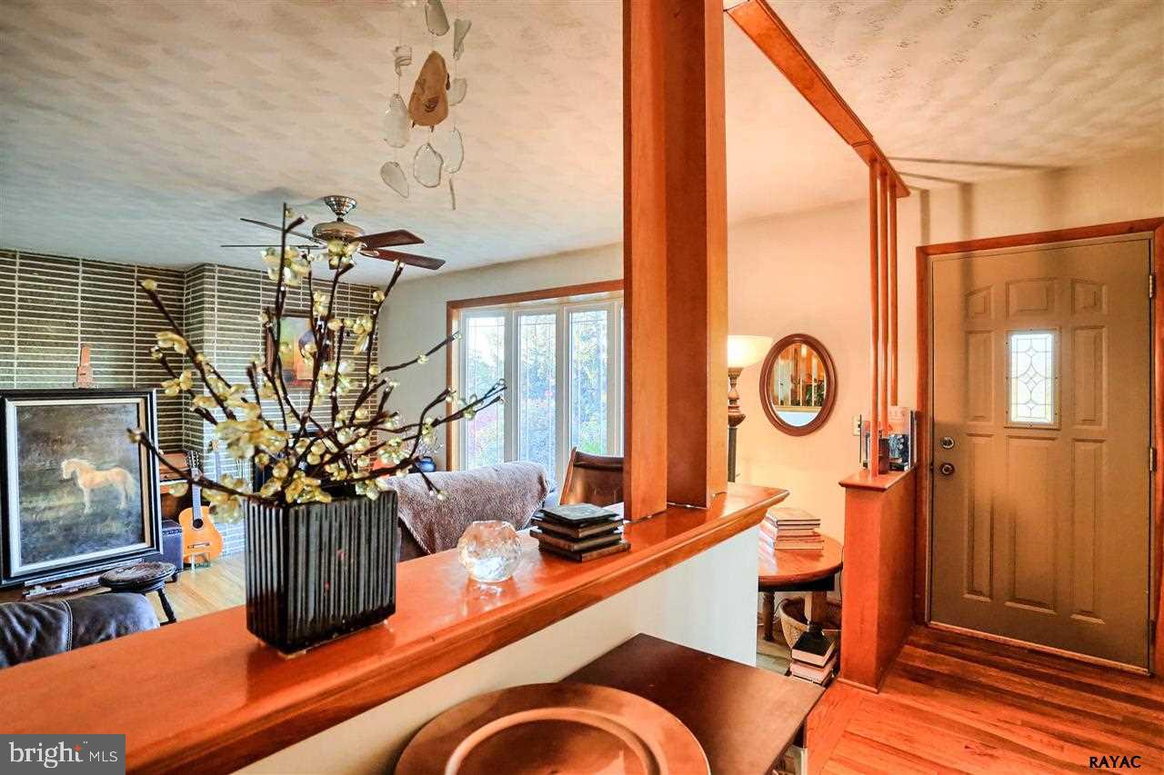 590 Hammond Road York, PA 17406 - Photo 6 of 32 Gallery Image 6