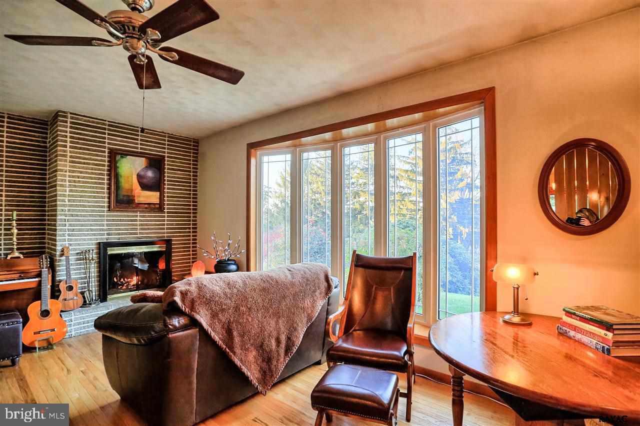 590 Hammond Road York, PA 17406 - Photo 7 of 32 Gallery Image 7