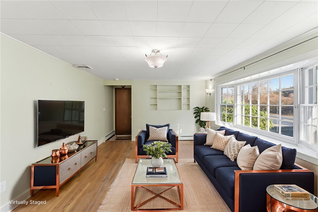 382 Beavertail Road Jamestown, RI 02835 - Photo 13 of 31 Virtually staged