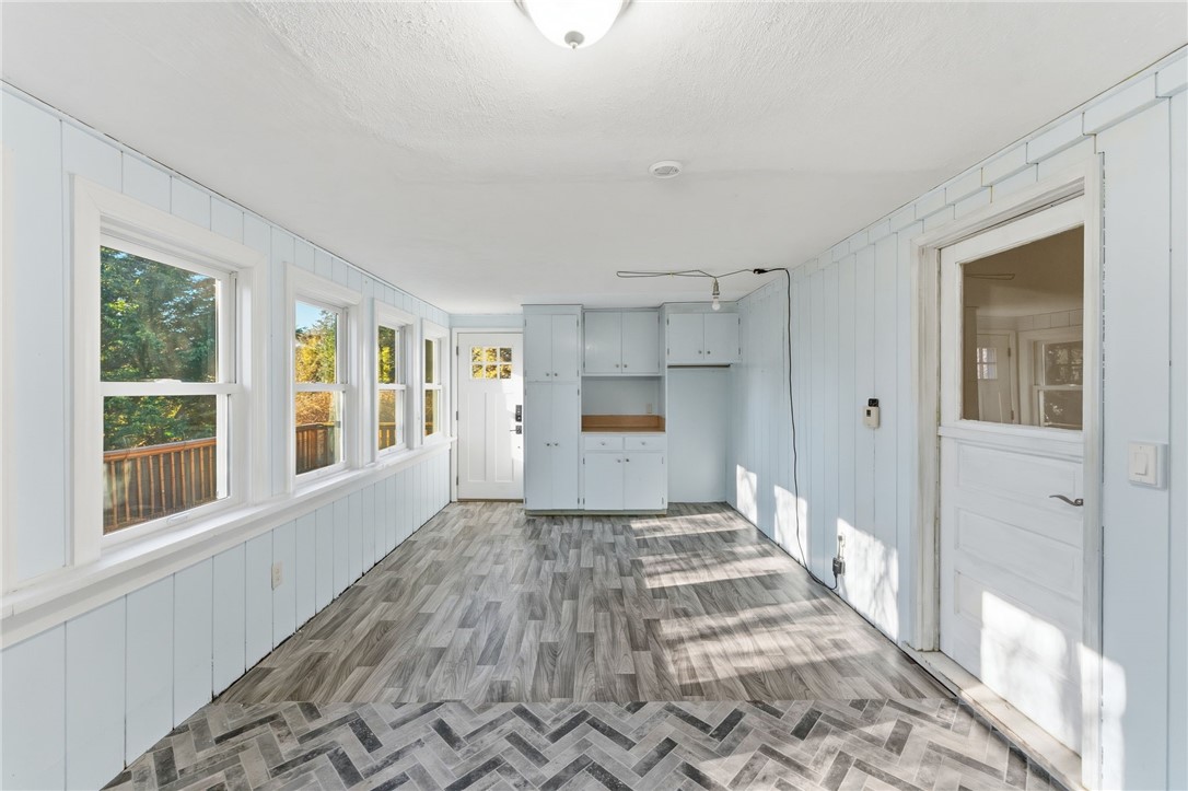 382 Beavertail Road Jamestown, RI 02835 - Photo 17 of 31 Gallery Image 17