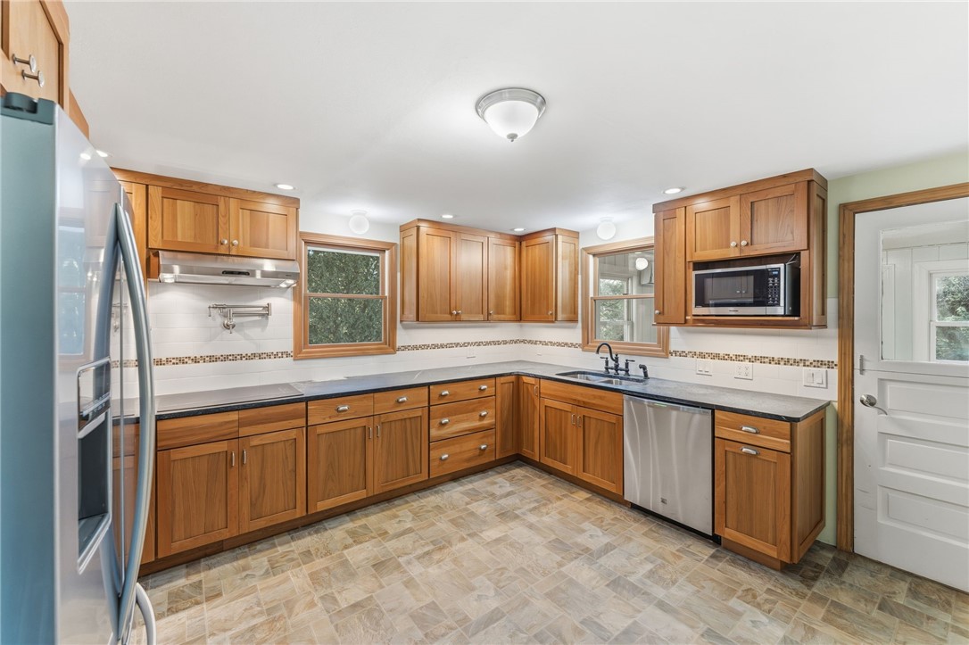 382 Beavertail Road Jamestown, RI 02835 - Photo 8 of 31 Soapstone Countertops