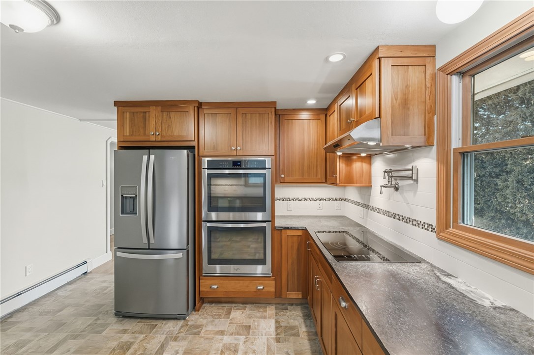 382 Beavertail Road Jamestown, RI 02835 - Photo 10 of 31 Stainless steel appliances