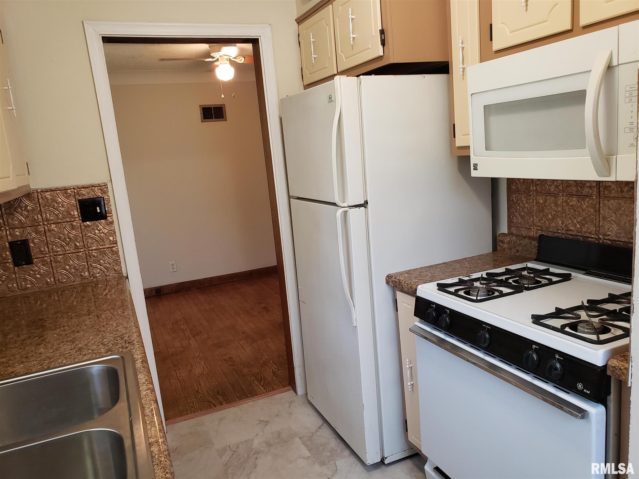 33 Ruth Court Springfield, IL 62704 - Photo 12 of 18 Gallery Image 12