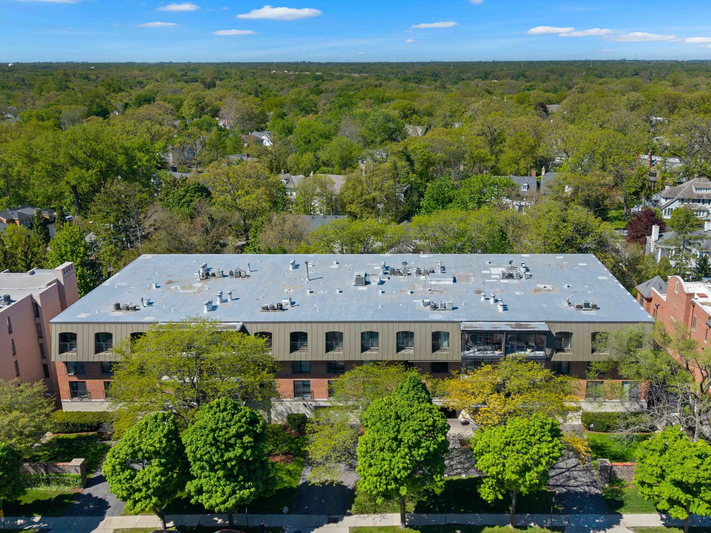 680 Green Bay Road, Unit 306 Winnetka, IL 60093 - Photo 2 of 26