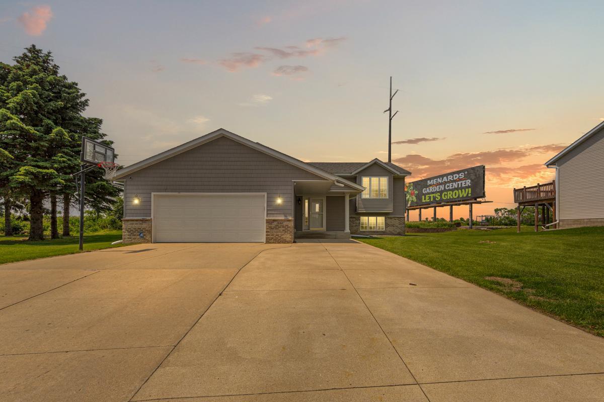 1844 Patricks Bay Faribault, MN 55021 - Photo 3 of 37