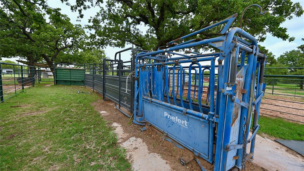 322 Liberty Chapel Road St. Jo, TX 76265 - Photo 31 of 40