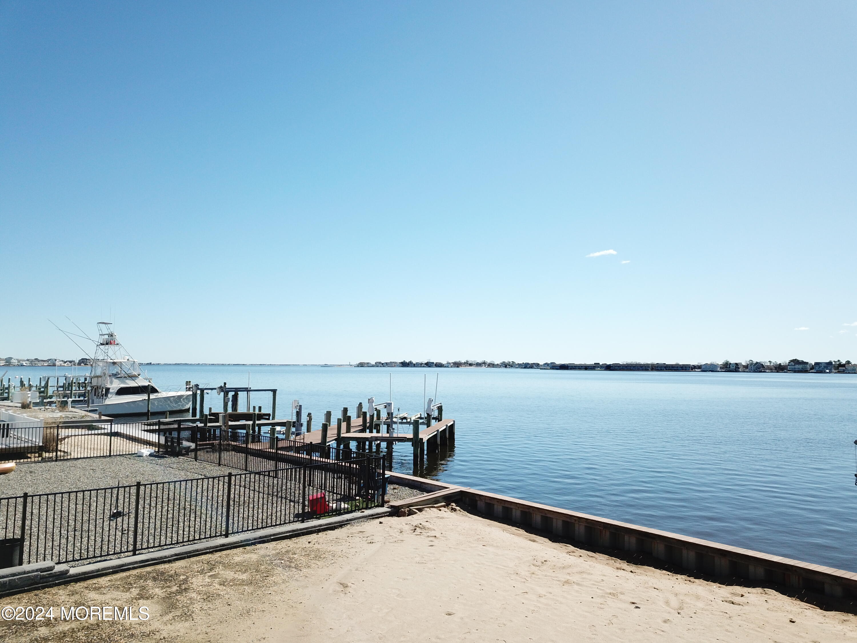 40 Captains Drive Brick, NJ 08723 - Photo 8 of 16 1000012412