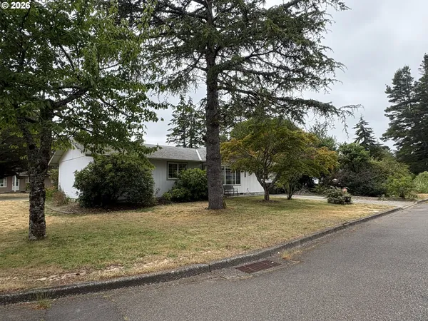 $420,000 | 2320 20th Street, Florence, OR 97439