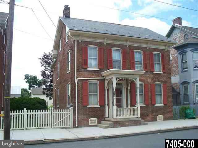 206 High Street Hanover, PA 17331 - Photo 1 of 25 Gallery Image 1