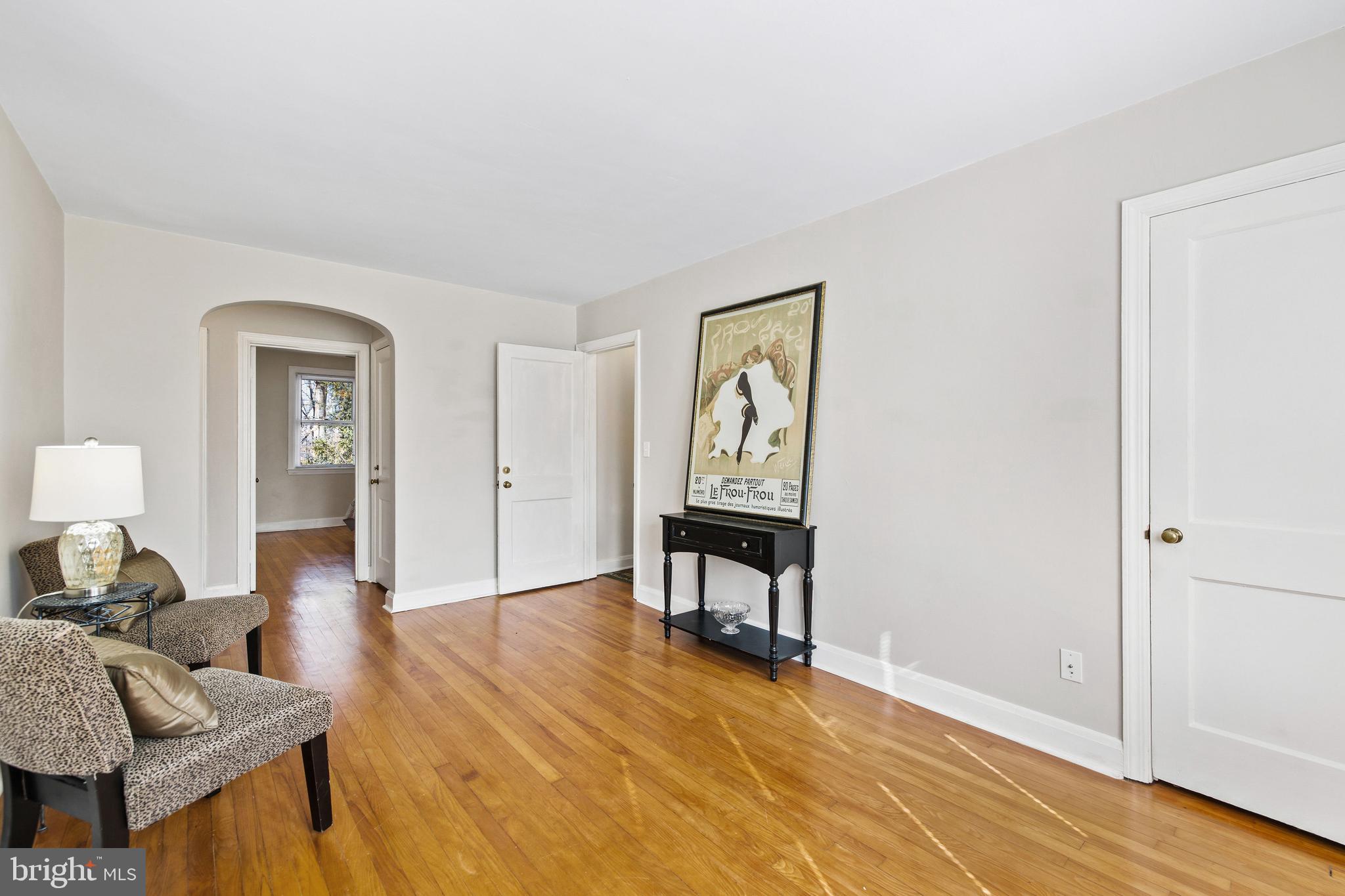 2408 Briarwood Road Baltimore, MD 21209 - Photo 13 of 24 2nd level beautiful hardwoods throughout