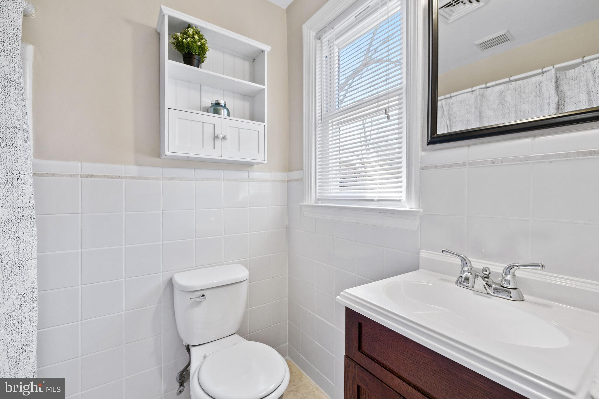 2408 Briarwood Road Baltimore, MD 21209 - Photo 18 of 24 2nd floor updated full bath