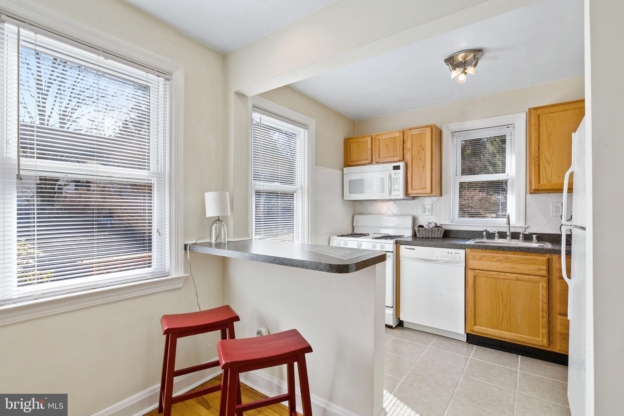 2408 Briarwood Road Baltimore, MD 21209 - Photo 5 of 24 Main level breakfast nook