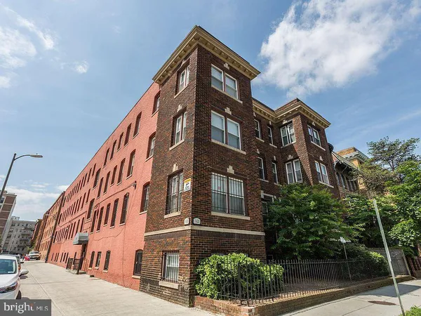 $3,475 | 1420 Harvard Street Northwest, Unit 403, Washington, DC 20009