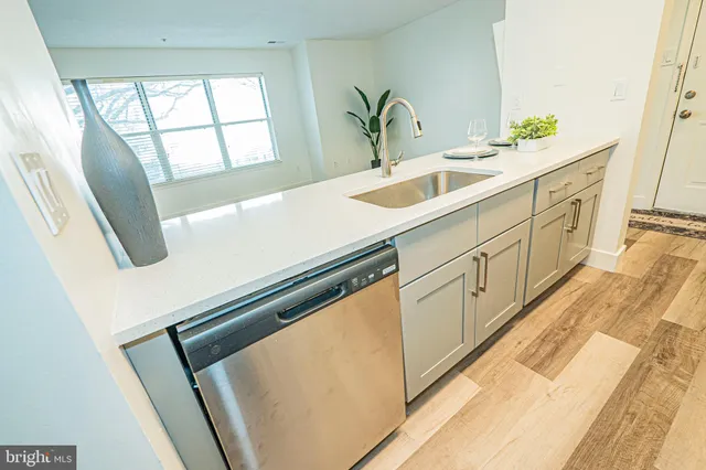 $245,000 | 2600 Camelback Lane, Unit 6, Silver Spring, MD 20906