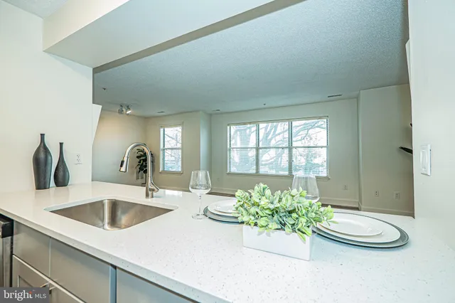 $245,000 | 2600 Camelback Lane, Unit 6, Silver Spring, MD 20906