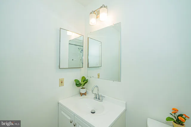 $245,000 | 2600 Camelback Lane, Unit 6, Silver Spring, MD 20906